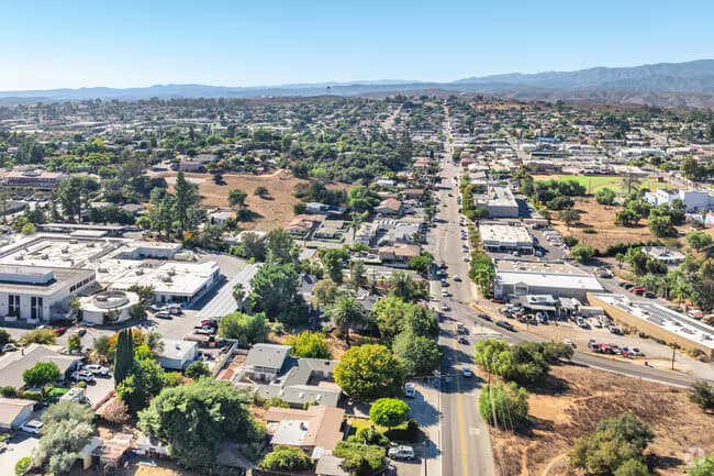 A home nestled among the rolling hills of Fallbrook
